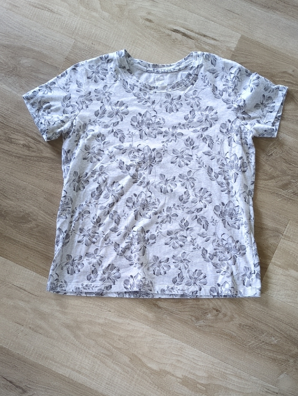 Eco Threads Floral Short Sleeve Tee - Gray Floral Print